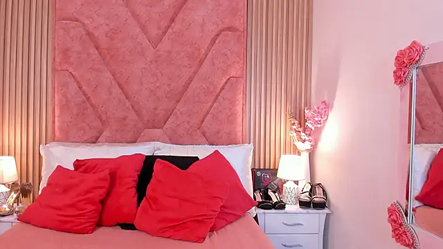 Snapshot of DanielaLeroy chatting on 02/28/26, 04:17 DanielaLeroy online show from 02/28/26, 04:17