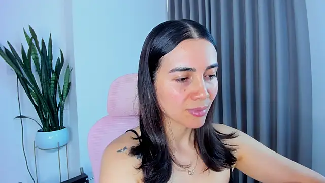 Snapshot of sara_ospina22 chatting on 07/12/26, 09:04 sara ospina22 online show from 07/12/26, 09:04