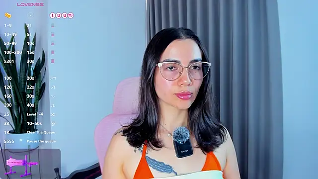 Snapshot of sara_ospina22 chatting on 06/12/26, 08:28 sara ospina22 online show from 06/12/26, 08:28