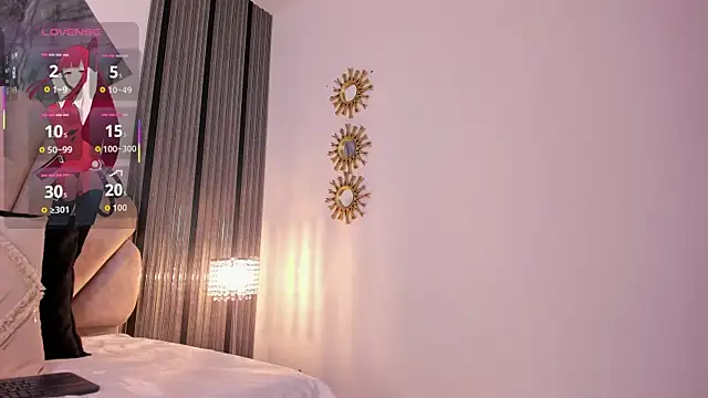 LunaVelour13 online show from 04/05/26, 09:49