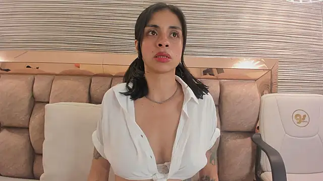 Snapshot of annie_shine_ chatting on 02/20/26, 11:56 annie shine online show from 02/20/26, 11:56