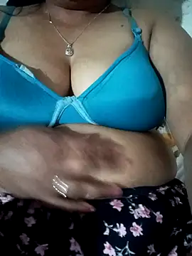 Snapshot of Beautiful_ely chatting on 04/11/26, 08:29 Beautiful ely online show from 04/11/26, 08:29