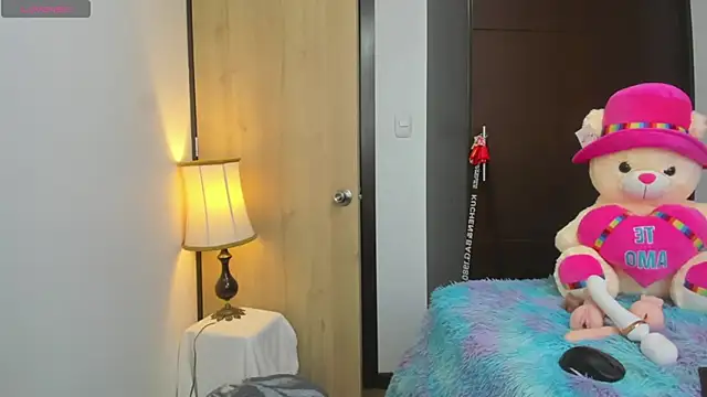 Snapshot of alisoondrean_ chatting on 02/20/26, 12:51 alisoondrean online show from 02/20/26, 12:51