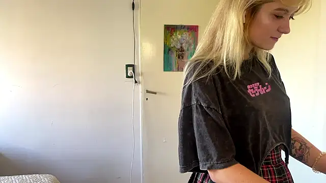 Sophiasnarl online show from 03/15/26, 08:16