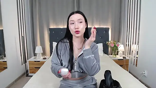 VikkyVonn online show from 04/03/26, 11:27