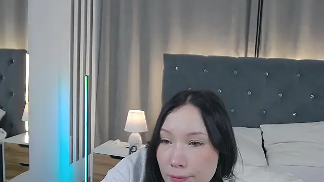 Snapshot of VikkyVonn chatting on 02/25/26, 12:27 VikkyVonn online show from 02/25/26, 12:27