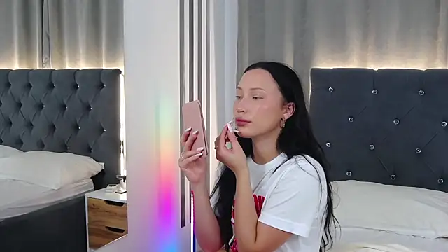 VikkyVonn online show from 06/30/26, 11:10