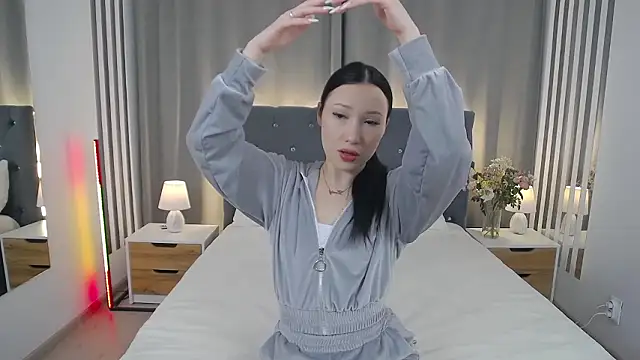 Snapshot of VikkyVonn chatting on 02/19/26, 12:24 VikkyVonn online show from 02/19/26, 12:24