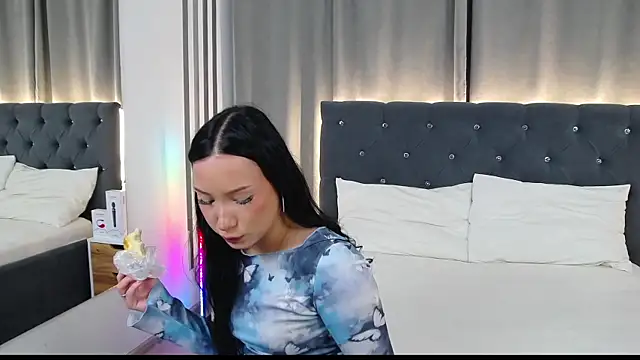 VikkyVonn online show from 07/16/26, 11:07