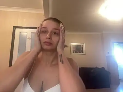 FoxyValentine online show from 04/19/26, 10:05