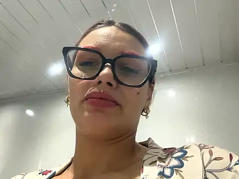 FoxyValentine online show from 05/10/26, 03:36