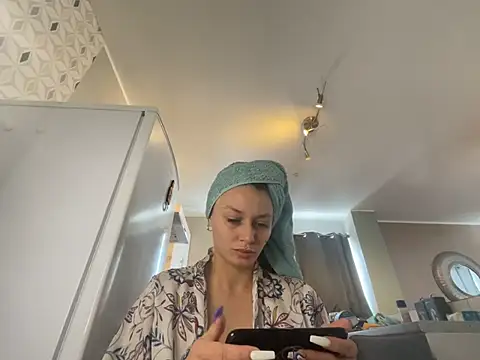 FoxyValentine online show from 05/23/26, 10:47