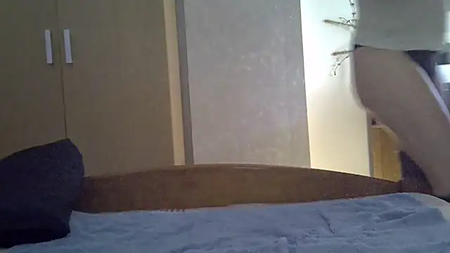 Laura-Parker online show from 04/03/26, 01:50