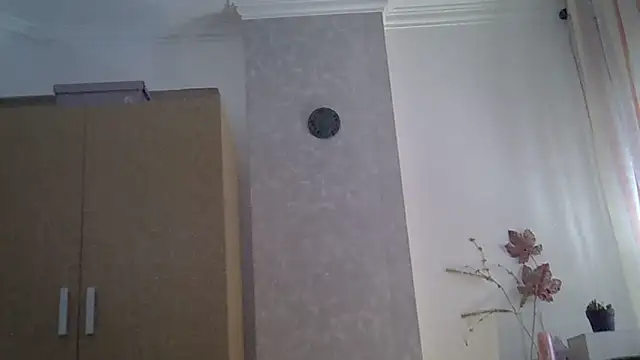 Snapshot of Laura-Parker chatting on 06/16/26, 01:55 Laura-Parker online show from 06/16/26, 01:55