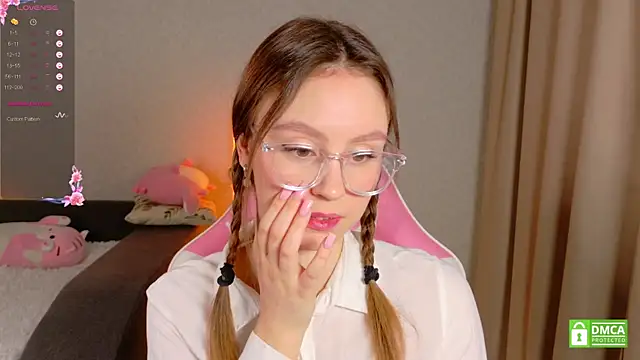 KateNickson online show from 03/11/26, 05:34