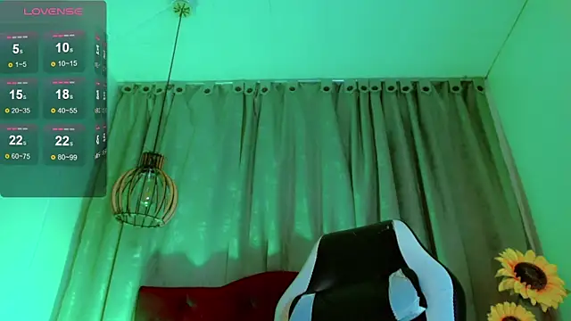 Snapshot of Cayetana_Black_ chatting on 02/17/26, 07:00 Cayetana Black online show from 02/17/26, 07:00