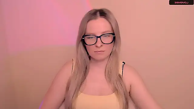 AnnePeach online show from 03/31/26, 11:45