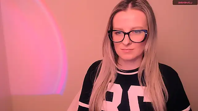 AnnePeach online show from 02/16/26, 05:33