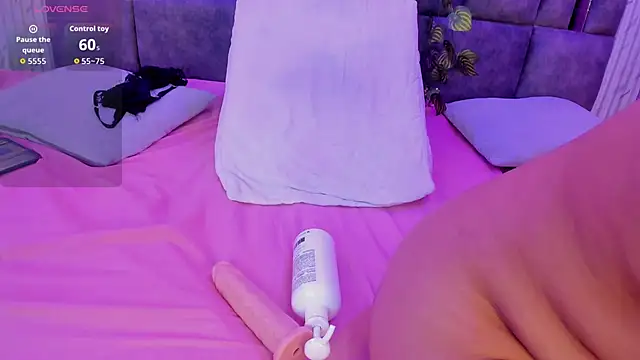 ZharaRousse online show from 04/04/26, 11:39