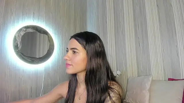 Isabellaa Rosee online show from 06/18/26, 08:36