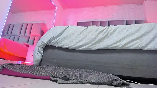 Snapshot of NaeniaDemon_ chatting on 02/20/26, 06:26 NaeniaDemon online show from 02/20/26, 06:26