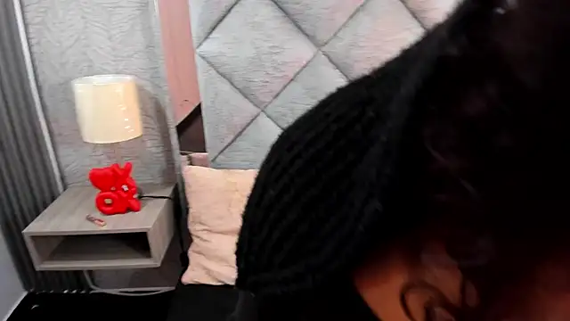 Lunakellerr online show from 03/09/26, 11:03