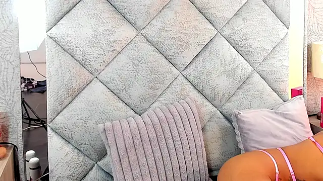 Lunakellerr online show from 03/25/26, 11:20