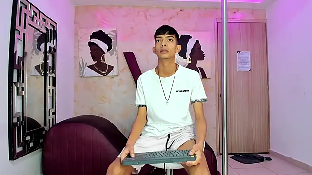 Snapshot of KITTY_BOSH chatting on 02/17/26, 01:30 KITTY BOSH online show from 02/17/26, 01:30