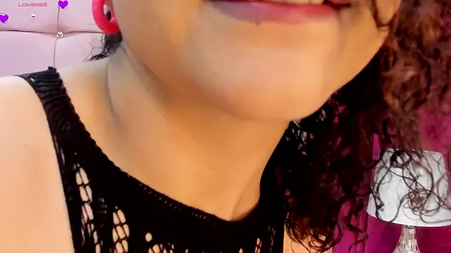 Snapshot of AstraVoss chatting on 02/24/26, 12:06 AstraVoss online show from 02/24/26, 12:06