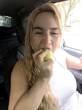 Snapshot of violet-grey chatting on 02/27/26, 04:51 violet-grey online show from 02/27/26, 04:51