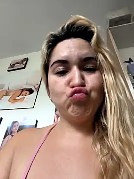Snapshot of violet-grey chatting on 04/18/26, 03:25 violet-grey online show from 04/18/26, 03:25
