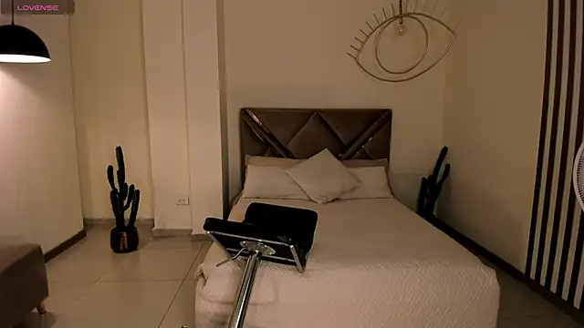 CarolineEvans x online show from 03/18/26, 04:26