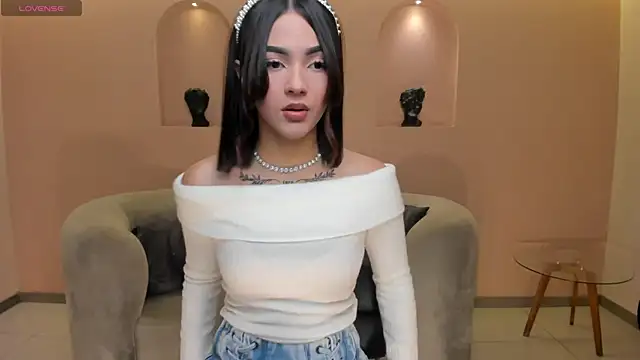 CarolineEvans x online show from 03/24/26, 04:12