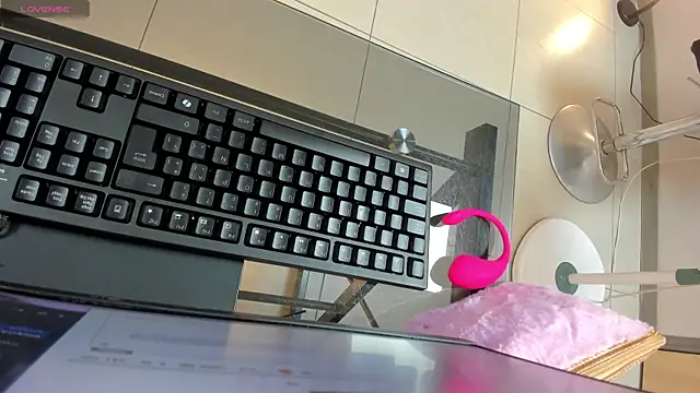 CarolineEvans x online show from 03/20/26, 05:19