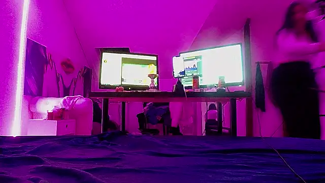 Snapshot of DesireeAnn chatting on 02/09/26, 05:11 DesireeAnn online show from 02/09/26, 05:11