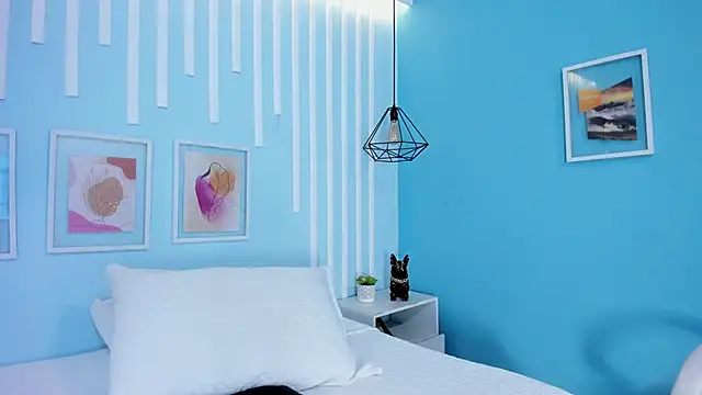 Saray Becker  online show from 04/07/26, 07:15