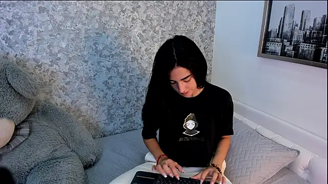 Anika H online show from 03/03/26, 11:50