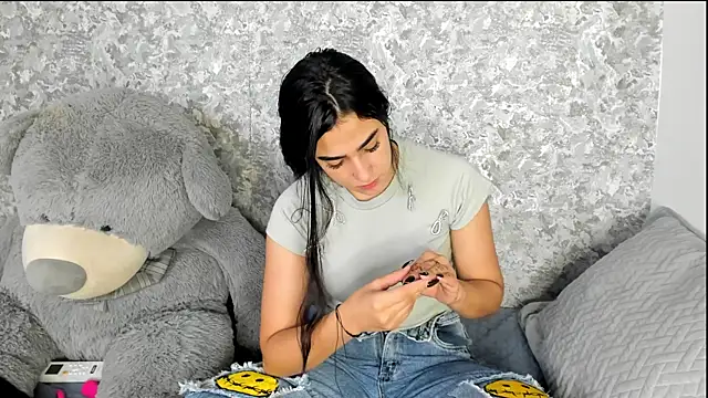 Anika H online show from 05/05/26, 12:08