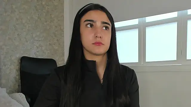 Snapshot of Anika_H chatting on 06/04/26, 12:32 Anika H online show from 06/04/26, 12:32