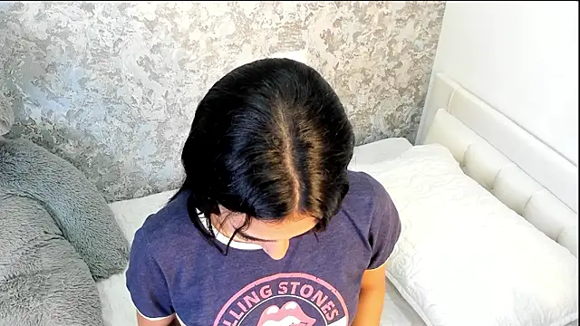 Anika H online show from 02/17/26, 12:02