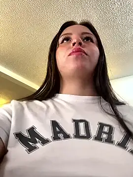 Snapshot of Sofi_Collinss chatting on 04/22/26, 12:01 Sofi Collinss online show from 04/22/26, 12:01
