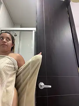 Emiily joee  online show from 04/05/26, 09:54