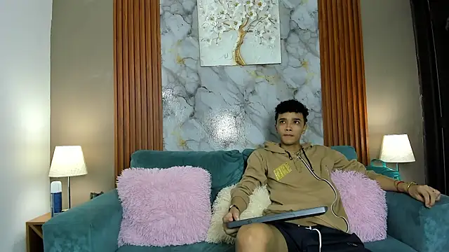 YOUNG BOYS HELL online show from 03/04/26, 01:13