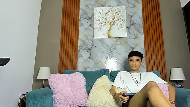 YOUNG BOYS HELL online show from 03/15/26, 09:33