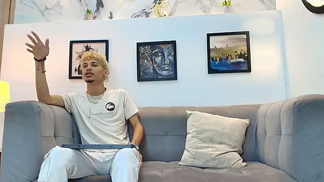 YOUNG BOYS HELL online show from 05/29/26, 01:33