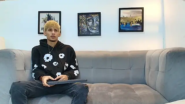 YOUNG BOYS HELL online show from 05/30/26, 01:23