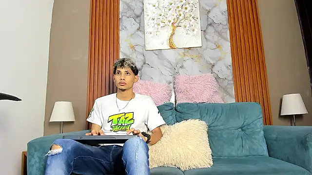 YOUNG BOYS HELL online show from 03/20/26, 01:17