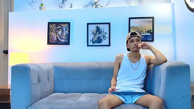 YOUNG BOYS HELL online show from 04/04/26, 01:23