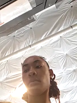 Cinnamonbunn online show from 03/19/26, 08:09