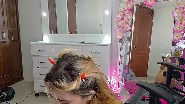 Mis Cersi online show from 07/17/26, 07:22